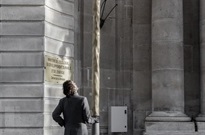 Farolas solares que simulan Ã¡rboles en Paris